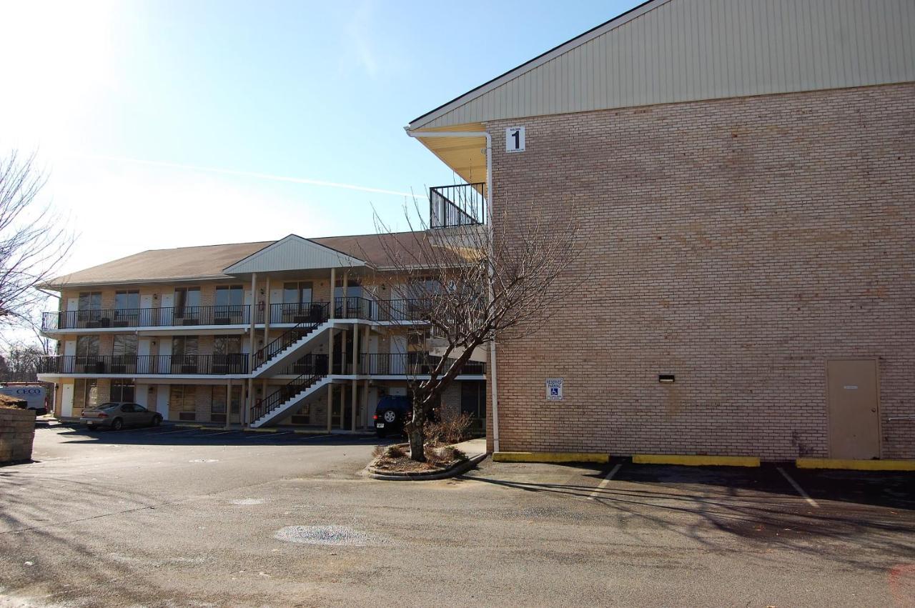 APM Inn&Suites Winchester Eksteriør bilde